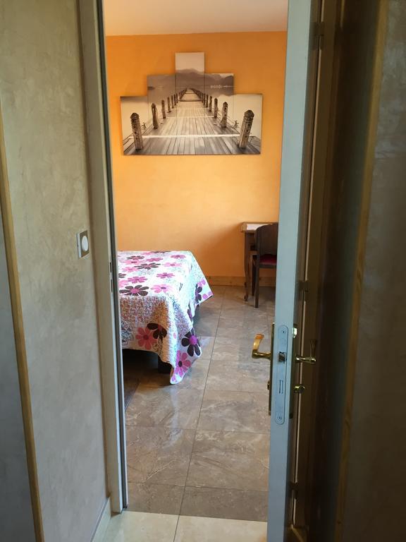 Chambres D'Hotes Du Plessis Chailles  Exteriör bild