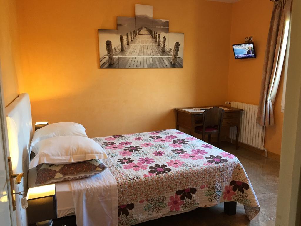Chambres D'Hotes Du Plessis Chailles  Exteriör bild